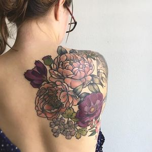 Large floral upper back tattoo by D'Lacie Jeanne. #flower #floral #botanical #D'LacieJeanne #neotraditional