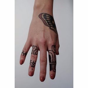 Finger tattoos by Victor J. Webster. #VictorJWebster #blackwork #ornate #ornamental #tribal