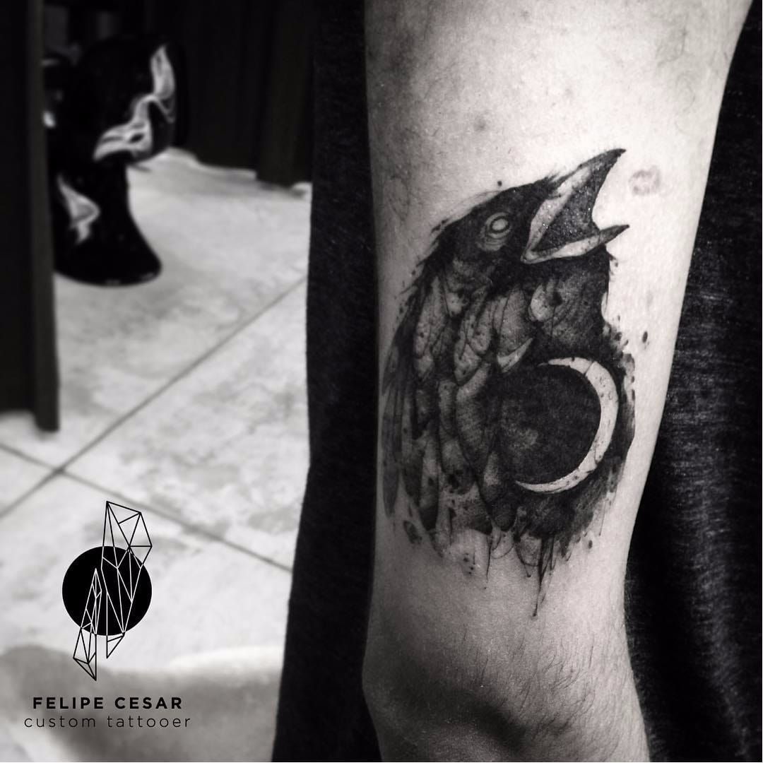 Tattoo uploaded by Rafaela Marchetti • Peça de xadrez por Felipe Santo!  #FelipeSanto #TatuadoresBrasileiros #tatuadoresdobrasil #tattoobr #SãoPaulo  #blackwork #xadrez #horse #cavalo #chess #chesspiece • Tattoodo