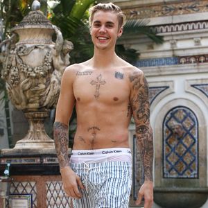 Justin Bieber shirtless before the new ink.  #JustinBieber #Celebrities #Music