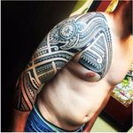 Intricate tattoo by Alipate Fetuli #AlipateFetuli #polynesian #ethnic #tribal #blackwork #traditional #turtle #yinyang