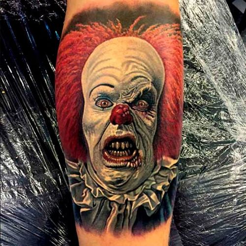 Excellent expression in this portrait by Steve Butcher #Pennywise #IT #StephenKing #clown #reboot  #TimCurry #horror #realism #SteveButcher