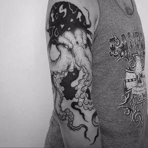 Octopus tattoo by Matt Pettis #MattPettis #blackwork #blckwrk #btattooing #octopus