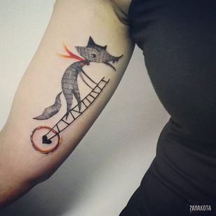 Tatuaje de zorro por Panakota #AnimalTattoo #AnimalTattoo #IllustrativeTattoo #IllustrativeTattoo #GraphicTattoo #AbstractTattoo #Panakota