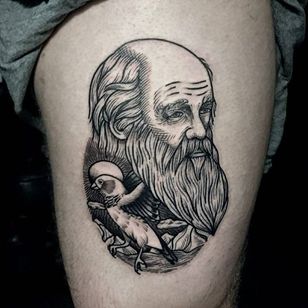Tatuaje de Darwin por Nick Whybrow
