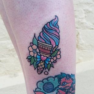Yum, ice cream! (via IG - carlatattoos) #CarlaEvelyn #Cute #NeoTraditional #IceCream