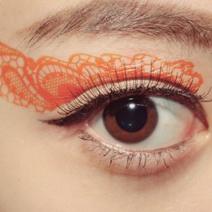 Temporary Eyeshadow Tattoo in Lace design #Temporary #Eyeshadow #Eyemakeup #EyeshadowTattoo #Makeup #Makeupart