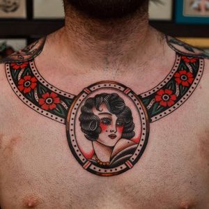 Necklace tattoo by Florian Santus #FlorianSantus #traditional #oldschool #flower #necklace #pinup