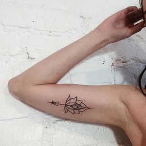 Handpoked arm tattoo by Anya Barsukova. #AnyaBarsukova #handpoke #minimalist #sacredgeometry #microtattoo