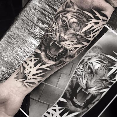 Howlin' tiger by Alexander Wångdahl #AlexanderWangdahl #blackandgrey #realism #realistic #hyperrealism #photorealism #tiger #junglecat #jungle #cat #wildlife #bamboo #nature #fangs #fur #tattoooftheday