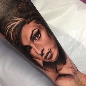 Amy Winehouse tattoo by Bernara Fazylova. #AmyWinehouse #RIP #tribute #singer #27club #blackandgrey