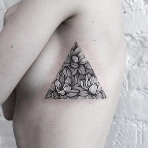 Triangle flower tattoo by Dasha Sumkina #dashasumkina #finelines #blackwork #dotwork #flower #floral #triangle #geometric