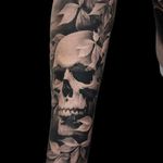 Skull by Bacanu Bogdan #BacanuBogdan #blackandgrey #realism #skull #tattoooftheday