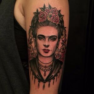Frida Kahlo tattoo by Hilary Jane Petersen #HilaryJanePetersen #nature #neotraditional #flower #fridakahlo