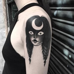 Moon babe by Laura Yahna (via IG-  the.girl.with.the.matchsticks) #ladyhead #blacktattoo #laurayahna #moon