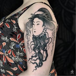 Tatuaje de medusa geisha de Iditch #Iditch #tradicional #neotradicional #japonés #wateman #geisha