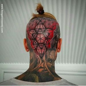 Intense looking geometric scalp tattoo with a bit of color. Tattoo done by Keegan Sweeney. #KeeganSweeney #keegstattoo #geometrictattoo #scalptattoo #blackandred