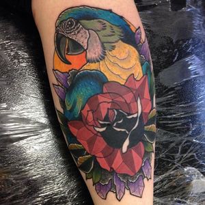 Parrot tattoo by Robert Oldfield, photo from Instagram @racotattoo #RobertOldfield #bird #neotraditional #neon #rose #parrot