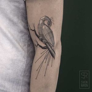 Tattoo by Sven Rayen  #peacock #SvenRayen #lowpoly #lines #animal #nature