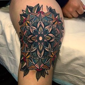 Mandala Tattoo from knee to thigh by Mico @Micotattoo #Micotattoo #Mico #mandala #flower #bold