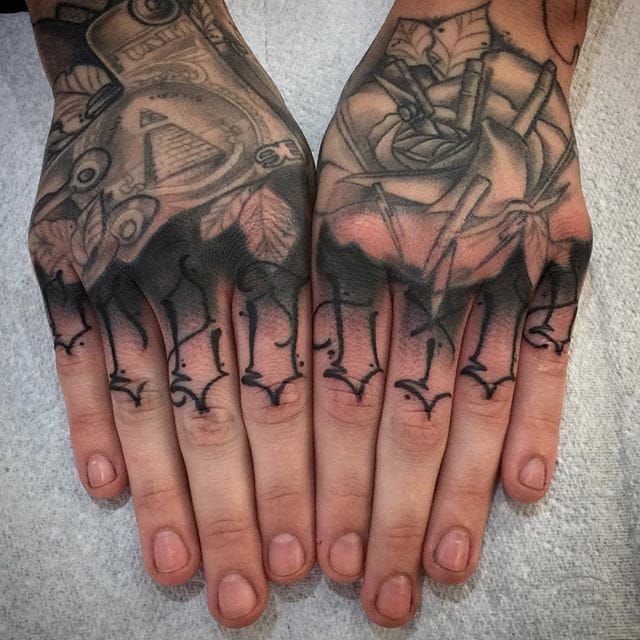 Taylor Alesia Italian Writing Finger Tattoo  Steal Her Style