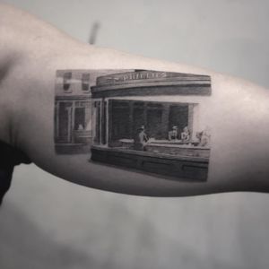 Nighthawks by Edward Hopper tattoo by Cold Gray #ColdGray #blackandgrey #realism #realistic #hyperrealism #night #cityscape #diner #painting #building #people #famous #fineart