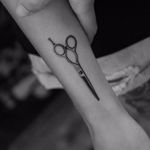 Miniature scissors tattoo by Fillipe Pacheco #FillipePacheco #miniature #blackandgrey #monochrome #realistic #scissors #3D