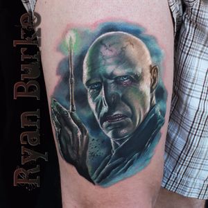 Tatuagem feita por Ryan Burke #RyanBurke #Voldemort #HarryPotter #JKRowling #book #livro #personagem #character #badguy #vilao #realismo #realism #sonserina