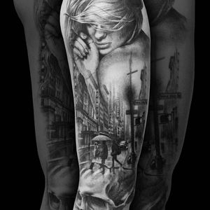 Incredible New York cityscape design. Tattoo by Steve Toth. #SteveToth #BritishTattooer #blackandgrey #realism #hyperrealism #MonumentalInk #cityscape #NewYork