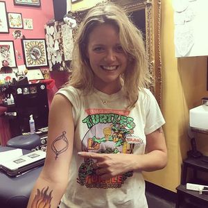 Artist Tove Lo shows off her vagina tattoo inspired by the album art for her latest release, Lady Wood (via IG-tovelo) #celebrities #vagina #feminism #ToveLo #musician