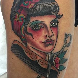 Girl Tattoo with Comb and Scissors by Marco Condor @Marcocondor_ #MarcoCondor #MarcoCondorTattoo #Vintage #Neotraditional #NeotraditionalTattoo #Padova #Italy #Girltattoo #Girl #Comb #Scissors
