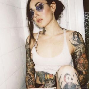 Tattoo artist Michelle Maron by Photographer Kob (via IG-michellemaron) #babe #tattooedgirl #tattoomodel #tattooartist #model #wcw #michellemaron