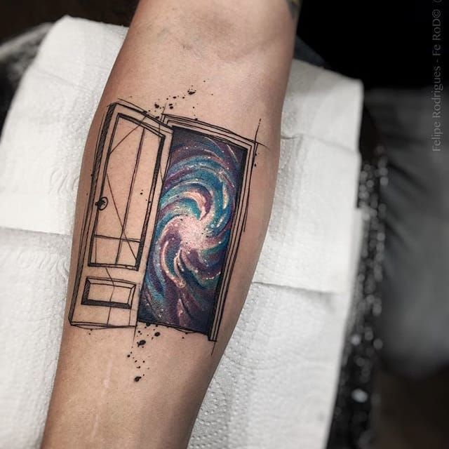 Tatuaje puerta a la galaxia de Felipe Rodriguez.  #FelipeRodriguez #puerta #galaxia #universo #brasil #brasileño #sketch #acuarela