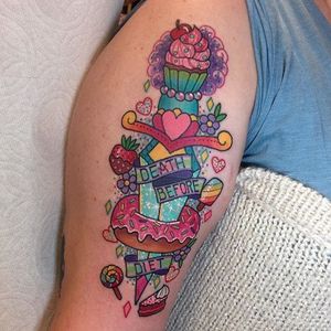 Dagger + donut tattoo by Roberto Euán. #colorful #girly #sparkles #sparkly #glittery #pretty #RobertoEuan #goldlagrimas #dagger #donut #pinkwork