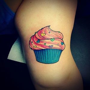 Cupcake, by Camille Lespérance #CamilleLespérance #blackline #cupcake