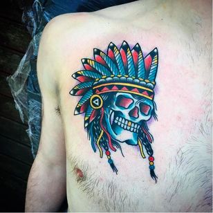 Tatuaje de calavera de Saschi McCormack #traditional #color #kull #SaschiMcCormack #traditional skull