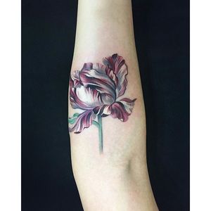 Flower tattoo by Amanda Wachob #AmandaWachob #flowertattoo #delicate #flower