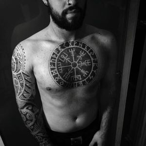Bold negative space vegvisir tattoo by Woody Hills #vegvisir #WoodyHills #vikingcompass #viking #symbol #negativespace #blackwork #blckwrk