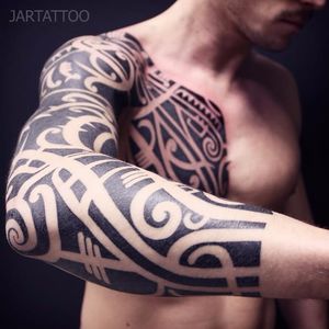 Impressive sleeve by Yaroslav Gorbunov #YaroslavGorbunov #neotribal #tribal #ornamental #geometric #blackwork #sacredgeometry