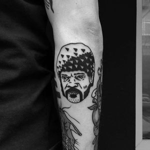 Samuel L. Jackson blackwork hand poke portrait tattoo by Maks Mariańczuk. #MaksMarianczuk #BlameMax #handpoke #blackwork #sticknpoke #portrait #popculture #icon #SamuelLJackson #pulpfiction