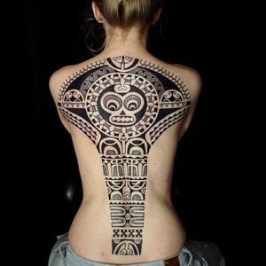 A Polynesian totem. #DmitryBabakhin #Polynesian #polynesiantattoo #backpiece #blackwork #black #negativespace #symmetrical