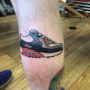 Nike Air Max tattoo by Tom Watson. #airmax #nike #nikeairmax #sneakers #shoes #hypebeast #trend #traditional #TomWatson