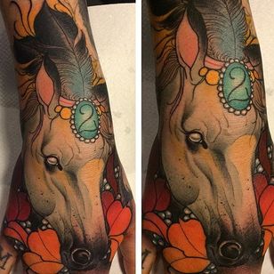 Tatuaje de caballo por Håkan Hävermark