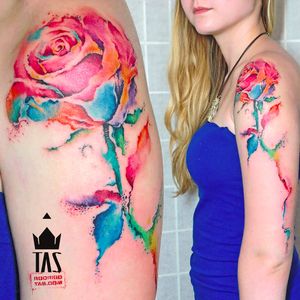 Por Rodrigo Tas! #RodrigoTas #TatuadoresBrasileiros #Aquarela #Watercolor #pontilhismo #dotwork #aquarela #watercolor #watercolortattoo #colorful #flower #flowertattoo #flor #rosetattoo #rose