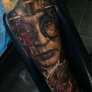 Johnny Depp as Ichabod Crane, insane portrait tattoo done by Fredy Tomas. #FredyTomas #ExoticTattoo #realistictattoo #johnnydepp #ichabodcrane
