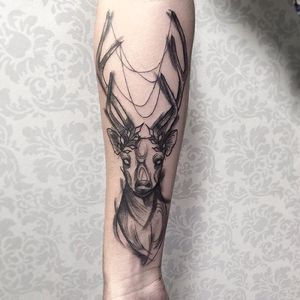 Stag Tattoo by Sandra Cunha #stag #stagtattoo #blackwork #blackworktattoo #blackink #blackinktattoo #blacktattoos #blackworkartist #braziliantattooartists #SandraCunha