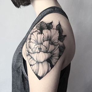 Lovely flower tattoo by Parvick Faramarz #ParvickFaramarz #dotwork #blackwork #flower