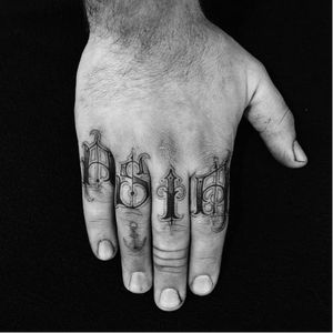 Lettering tattoo by Yuri Sata. #YuriSata #Satatttvision #handstyle #knuckle #lettering #script #letter #type