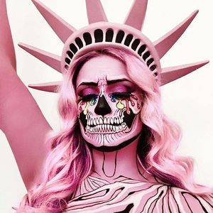 Vanessa Davis as a mourning Lady Liberty, make-up and design by Vanessa Davis. (via IG—the_wigs_and_makeup_manager) #Makeup #Halloween #Beauty #MACMakeup #Art #MUA