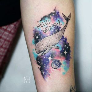 Baleia espacial! #NatháliaCorrêa #fineline #delicadas #TatuadorasDoBrasil #baleia #whale #galaxia #galaxy #estrelas #stars #universo #universe #colorida #colorful
